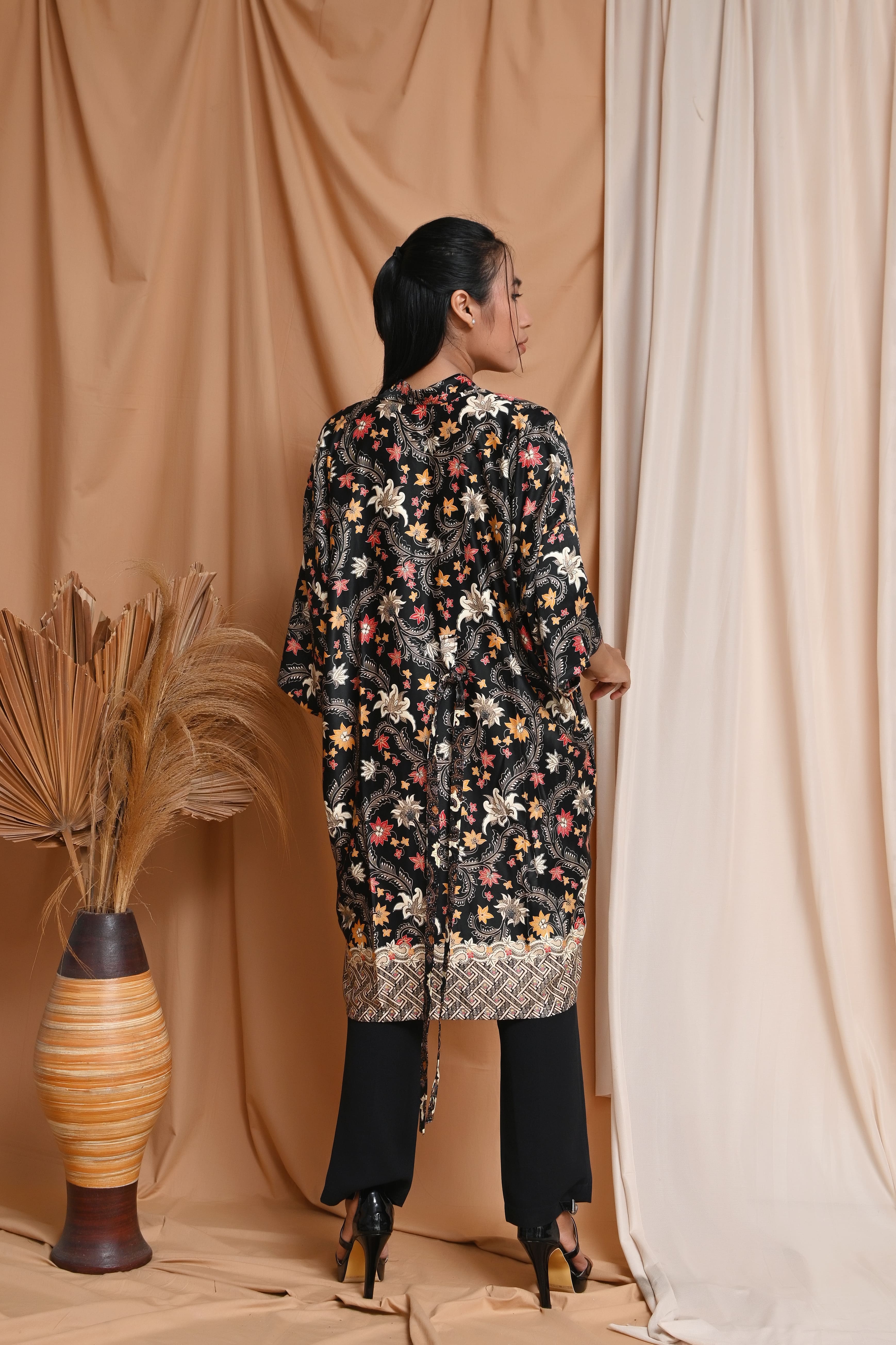 Gayakami Ray Outer