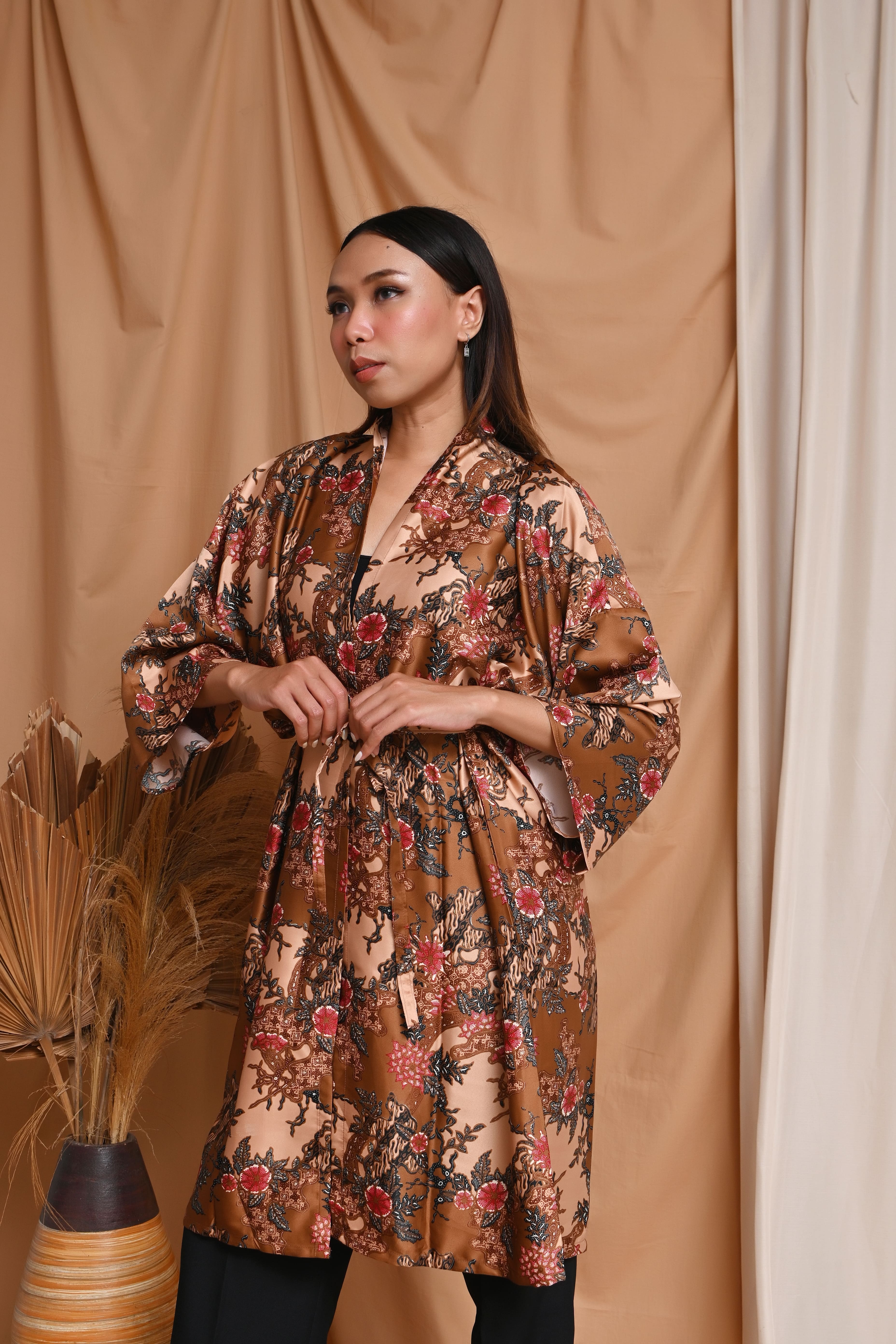 Gayakami Lara Outer